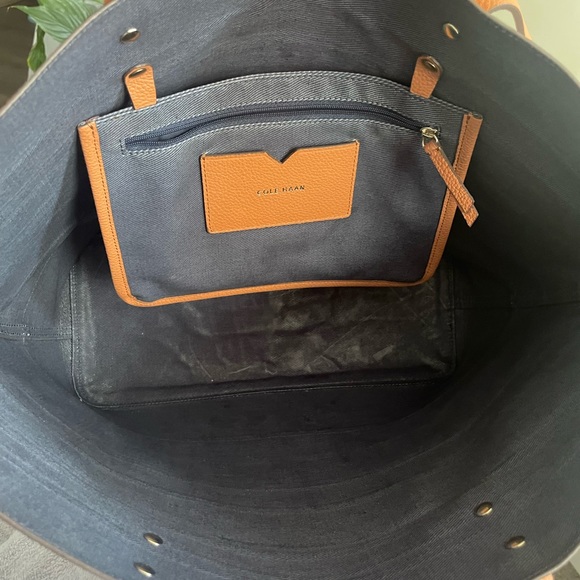 Authentic Cole Haan large tote shoulder bag - Picture 9 of 11